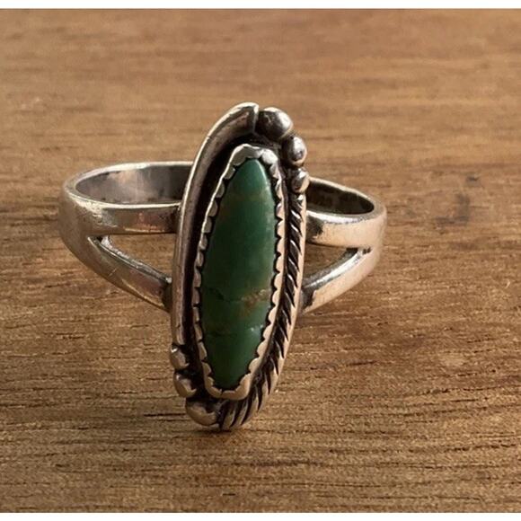 Unbranded Jewelry - Vintage Navajo Oval Turquoise Sterling Silver Southwestern Style Ring Size 8